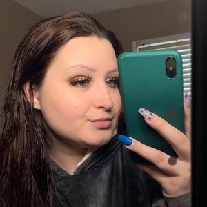 Meet your Posher, Alecea